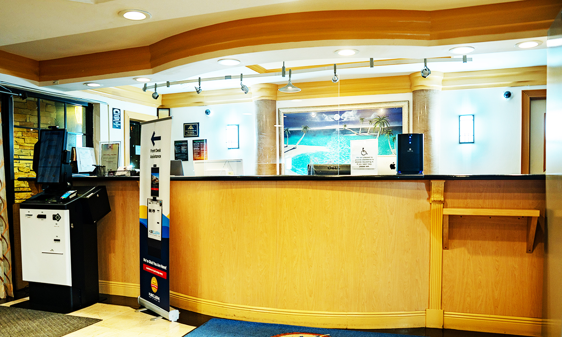 Functional Hotel Frontdesk